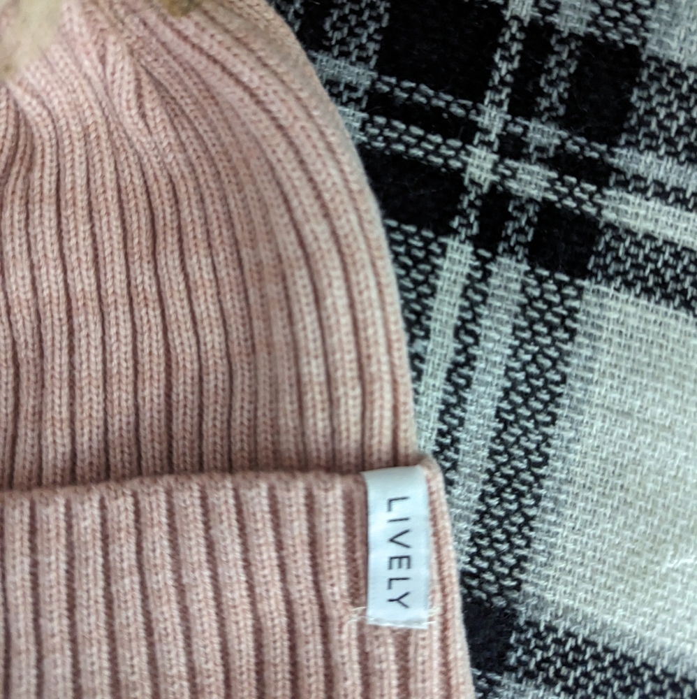 Lively It-Girl Pom Beanie-Light Dusty Rose, NWOT - Picture 3 of 7